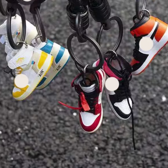 Mini Basketball Nike Air Jordan 3D Sneaker Keychain. - Picture 5 of 10